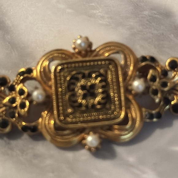 Vintage Goltone Black Crystal Regal Victorian Style Brooch 80s - Picture 2 of 5